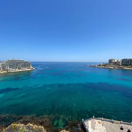 F8 1 Seaview Room, Living And Bathroom Shared , Stjulians Privatunterkunft San Ġiljan