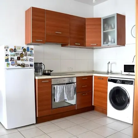 Проживание в семье F8 1 Seaview Room, Living And Bathroom Shared , Stjulians